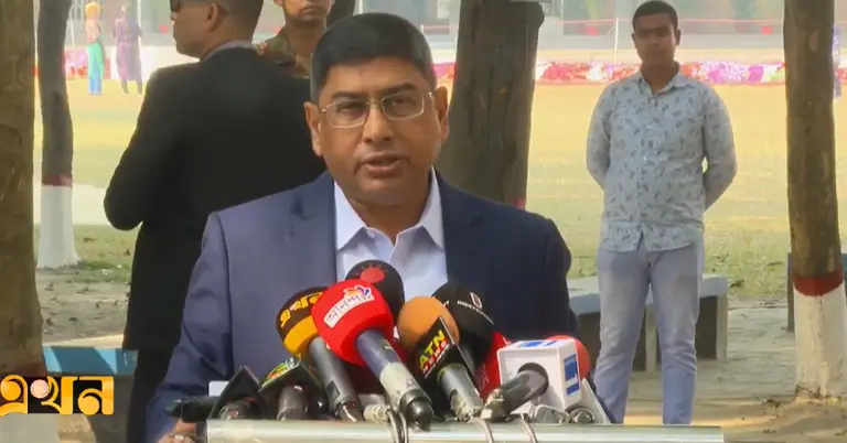 সেনাবাহিনী প্রধান জেনারেল ওয়াকার-উজ-জামান